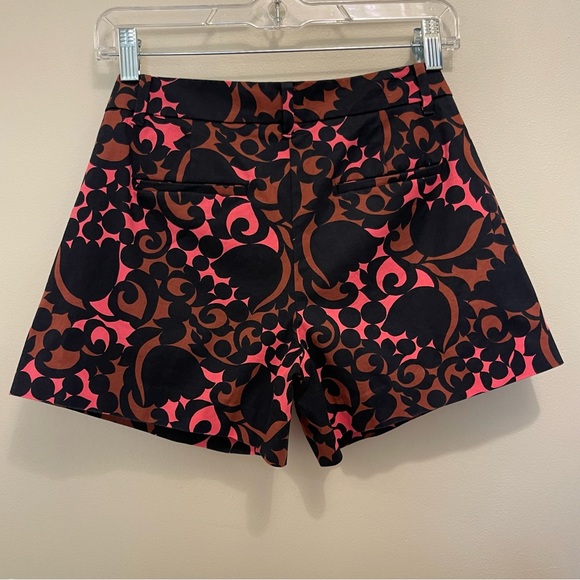 ANN TAYLOR Petite Devin Fit Tulip Shorts - Picture 4 of 8